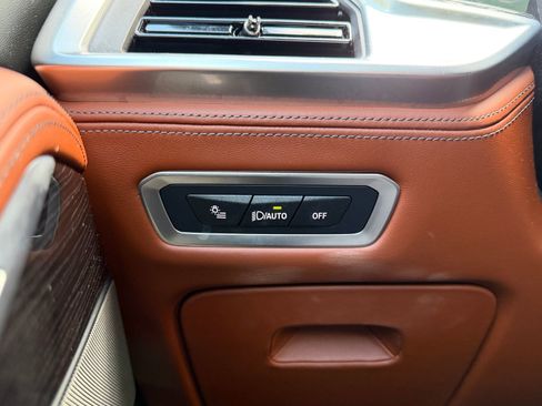 Used 2024 BMW X7 xDrive40i w/ Executive Package image 25