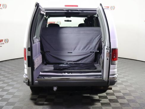 Used 2000 Ford E-150 and Econoline 150 RWD image 19