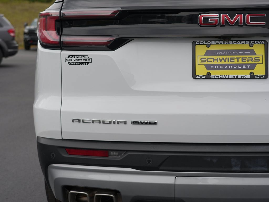 Certified 2026 GMC Acadia Elevation w/ Elevation Premium Package AWD/4WD image 11