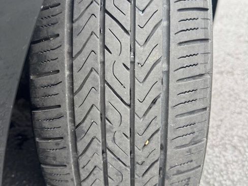 Used 2019 Chevrolet Cruze LT w/ Convenience Package FWD image 11