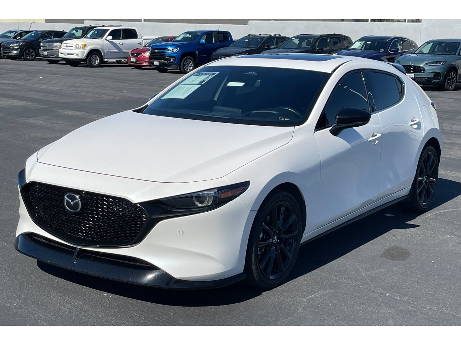 Used 2024 MAZDA MAZDA3 Hatchback w/Premium Plus Pkg AWD/4WD image 2