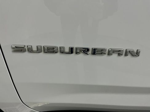 Used 2021 Chevrolet Suburban LT AWD/4WD image 39