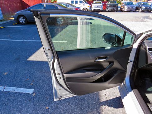 Used 2020 Toyota Corolla LE w/ LE Premium Package image 13