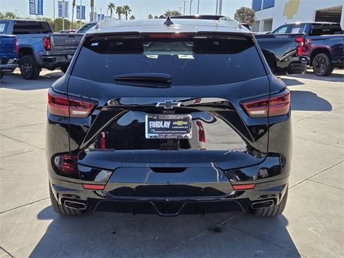 Certified 2023 Chevrolet Blazer RS w/ Driver Confidence II Package image 5
