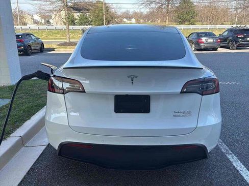 Used 2021 Tesla Model Y Performance image 5