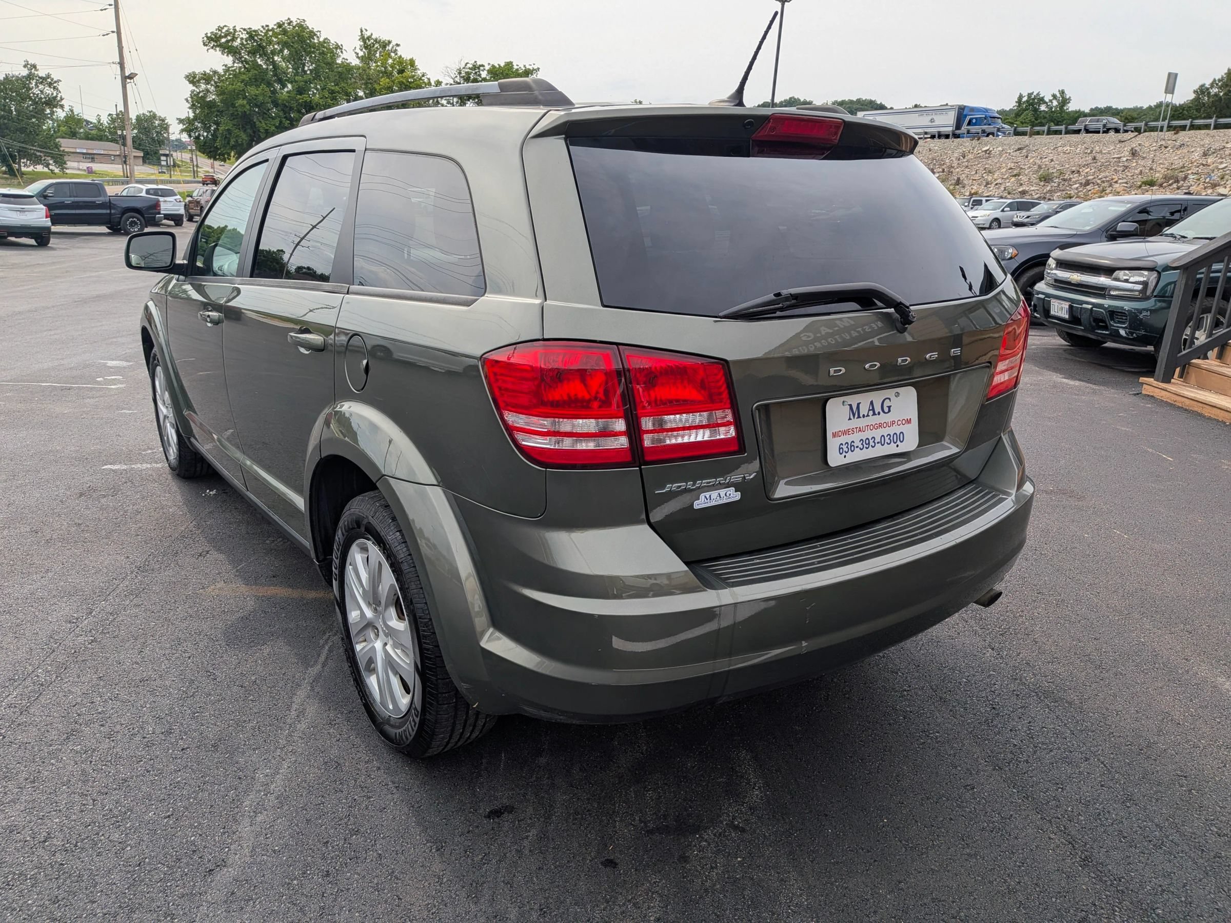 Used 2017 Dodge Journey SE FWD image 4