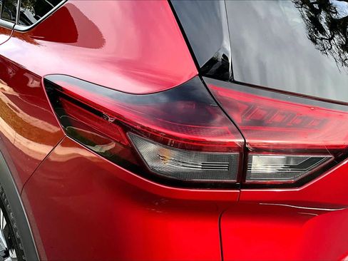 Used 2021 Nissan Rogue SV image 29