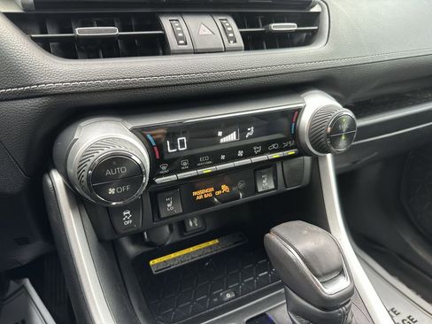 Used 2019 Toyota RAV4 XLE Premium w/ Advanced Technology Package image 9