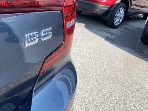 Used 2022 Volvo S60 B5 Inscription image 6