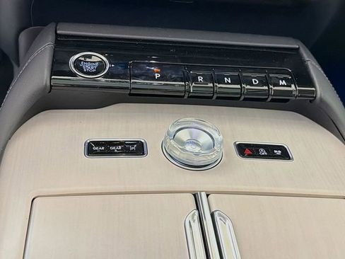 New 2025 Lincoln Navigator L Reserve AWD/4WD image 17