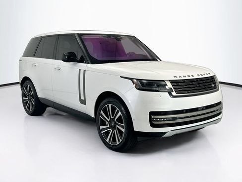 Used 2023 Land Rover Range Rover SE AWD/4WD image 3