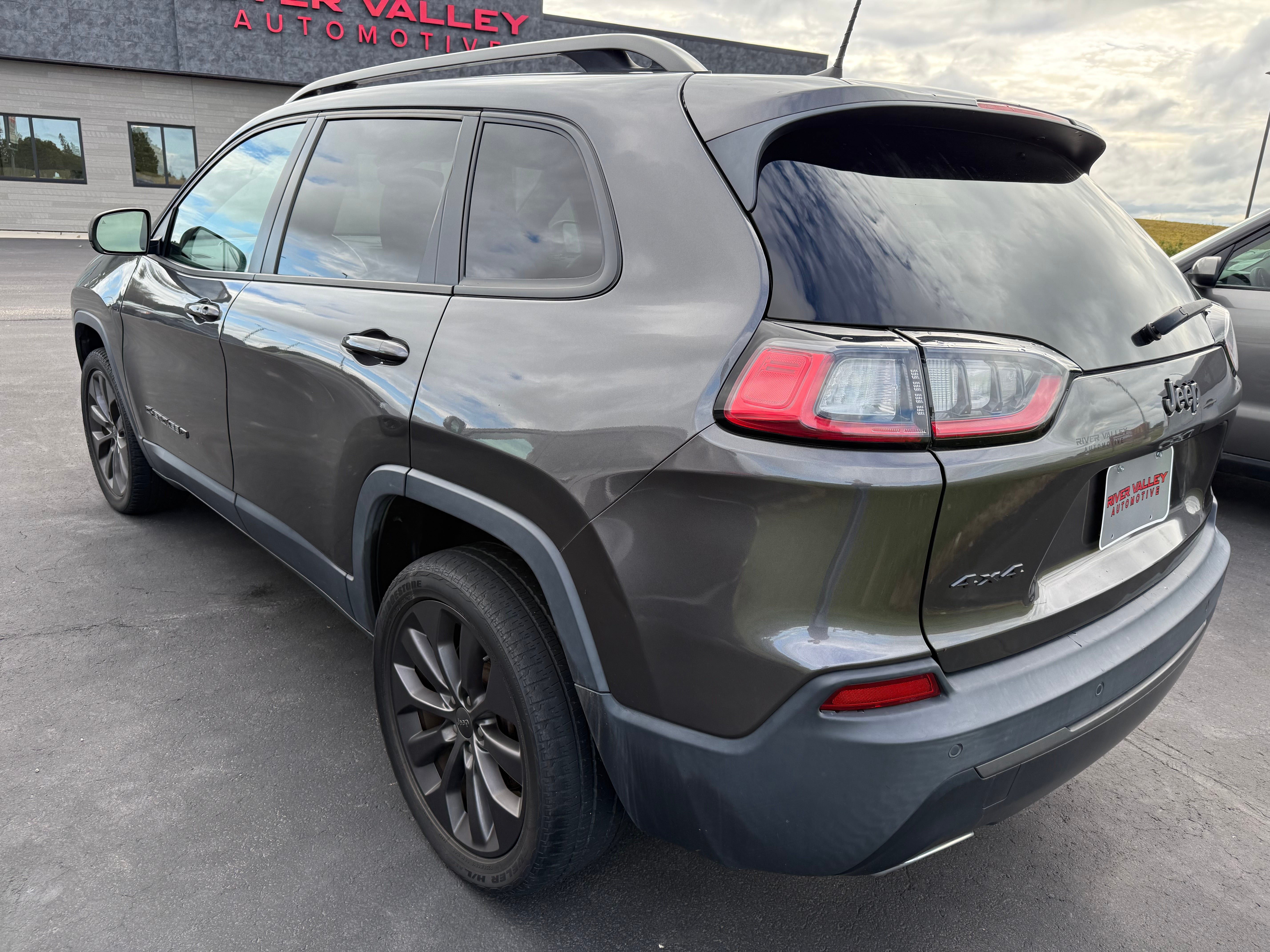 Used 2021 Jeep Cherokee Latitude Lux 80th Anniv w/ Quick Order Package 26U 80TH AWD/4WD image 4