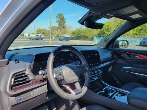 New 2026 Chevrolet Traverse Z71 w/ Enhanced Driving Package AWD/4WD image 28