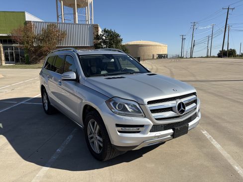 Used 2015 Mercedes-Benz GL 450 4MATIC image 7