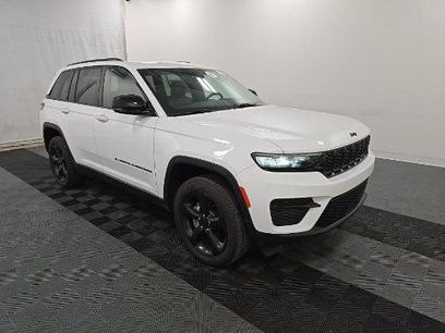 Used 2023 Jeep Grand Cherokee Altitude