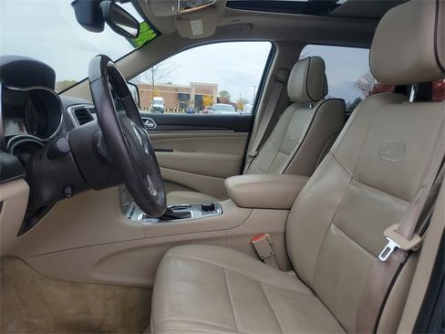 Used 2018 Jeep Grand Cherokee Overland image 15