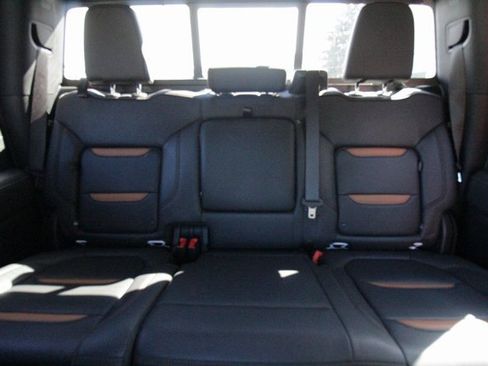 Used 2023 GMC Sierra 3500 AT4 w/ AT4 Premium Plus Package image 32