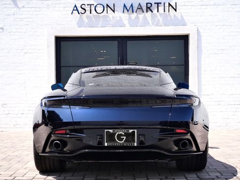 Used 2025 Aston Martin DB12 Coupe RWD image 8