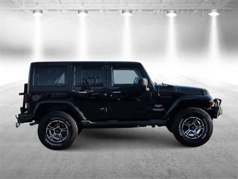 Used 2012 Jeep Wrangler Unlimited Sahara w/ Connectivity Group image 9