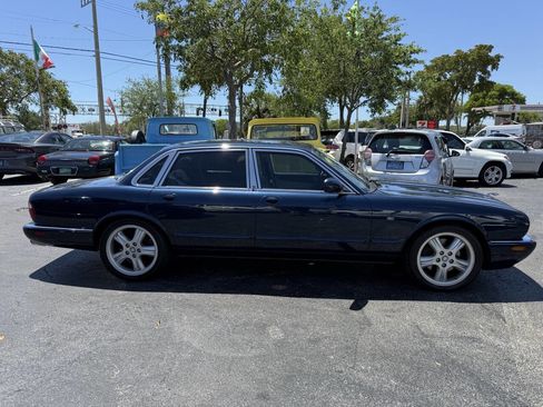 Used 1999 Jaguar XJ8 RWD image 10