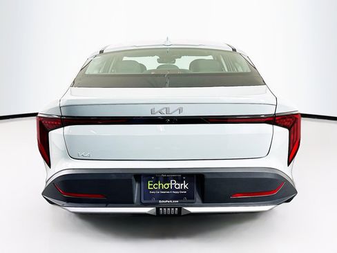 Used 2025 Kia K4 LXS image 7