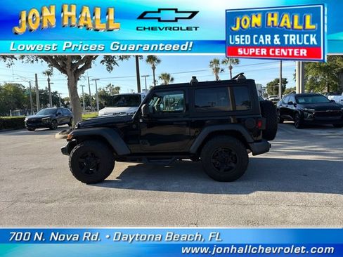 Used 2024 Jeep Wrangler Sport AWD/4WD image 4