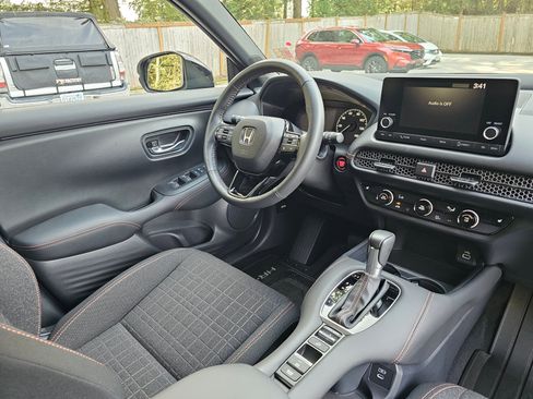 Certified 2025 Honda HR-V Sport image 10