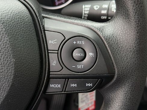 Used 2023 Toyota RAV4 LE AWD/4WD image 16