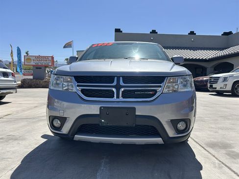 Used 2017 Dodge Journey SXT w/ Comfort/Convenience Group AWD/4WD image 2