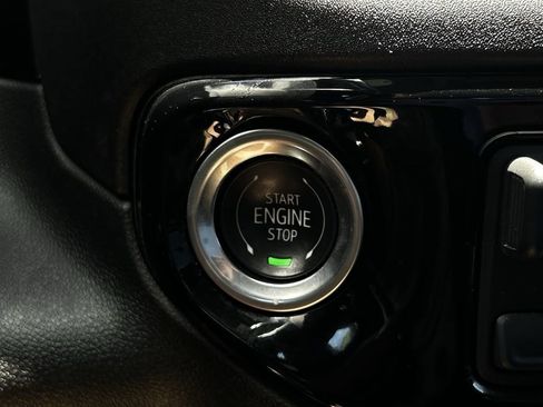 Used 2025 GMC Sierra 1500 SLT RWD image 22