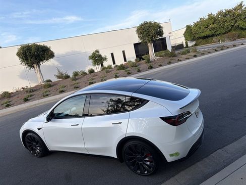 Used 2023 Tesla Model Y Performance AWD/4WD image 12