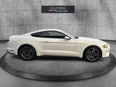 Used 2018 Ford Mustang Premium image 4