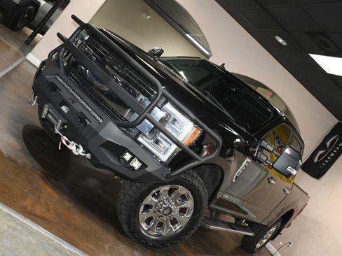 Used 2019 Ford F250 Lariat w/ Lariat Ultimate Package image 78