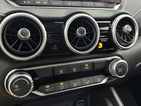 Used 2025 Nissan Sentra SV image 12