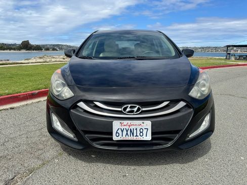 Used 2013 Hyundai Elantra GT FWD image 8