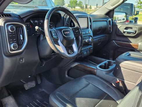 Used 2022 GMC Sierra 1500 SLT w/ SLT Premium Plus Package AWD/4WD image 7