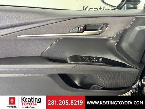 Used 2025 Toyota Camry LE image 11