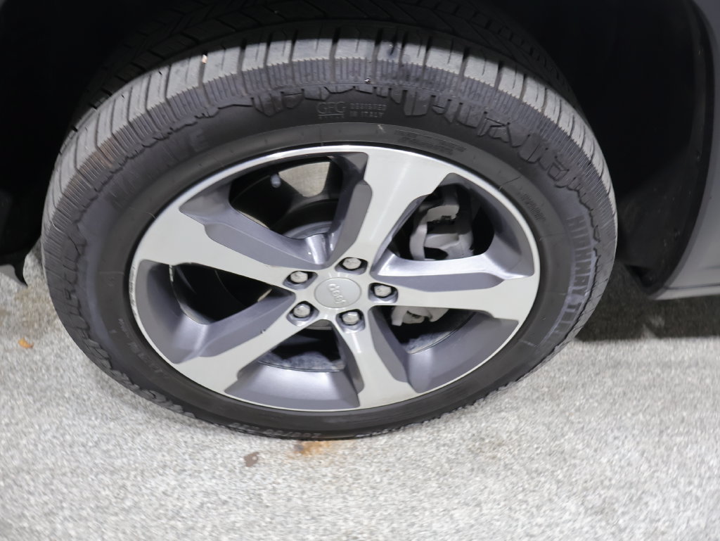 Used 2023 Jeep Grand Cherokee 4WD 4xe image 9