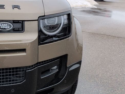 New 2026 Land Rover Defender 110 X-Dynamic SE image 10