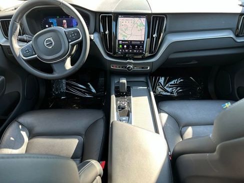 Certified 2023 Volvo XC60 B5 Core AWD/4WD image 14