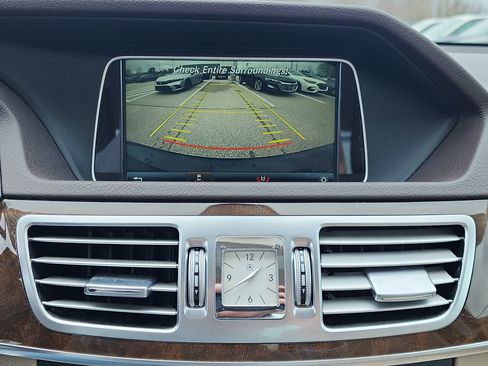 Used 2016 Mercedes-Benz E 350 4MATIC Sedan image 23