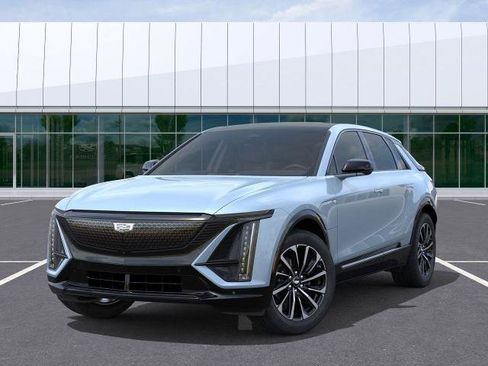 New 2026 Cadillac Lyriq Sport w/ LPO, Floor Liner Package AWD/4WD image 8