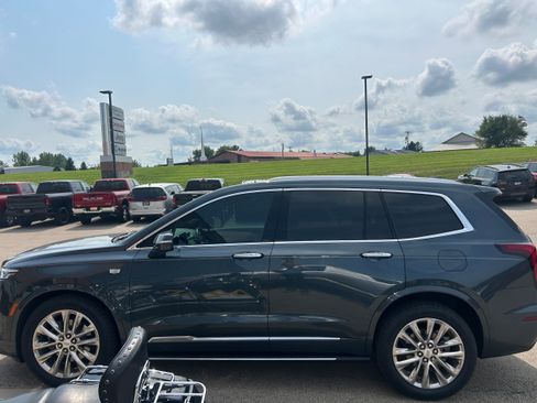 Used 2021 Cadillac XT6 Premium Luxury w/ Platinum Package AWD/4WD image 28