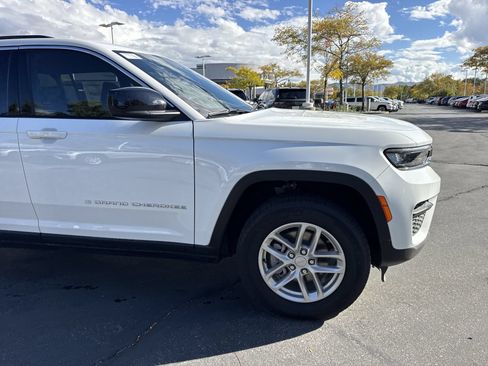 Used 2025 Jeep Grand Cherokee Laredo X w/ Trailer Tow Package AWD/4WD image 15