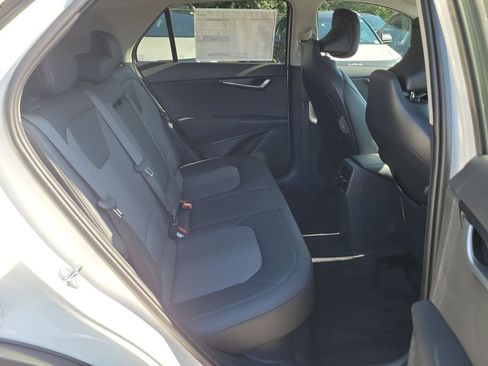 New 2026 Kia Niro EX FWD image 12