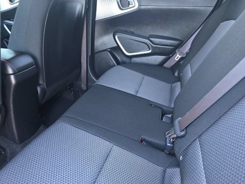 Used 2021 Kia Soul LX FWD image 12