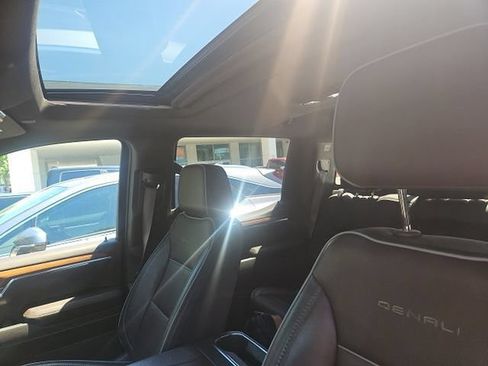 Used 2022 GMC Sierra 1500 Denali AWD/4WD image 7