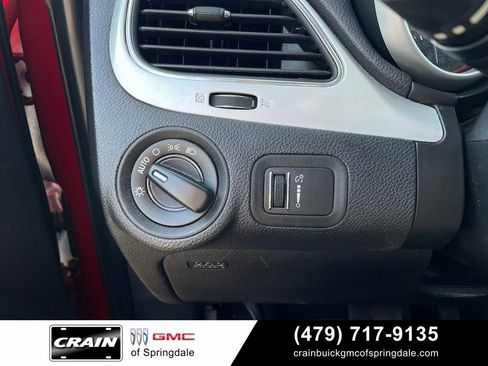 Used 2020 Dodge Journey SE w/ SE Popular Equipment Group FWD image 13