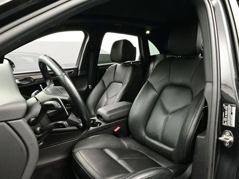 Certified 2023 Porsche Macan S image 5