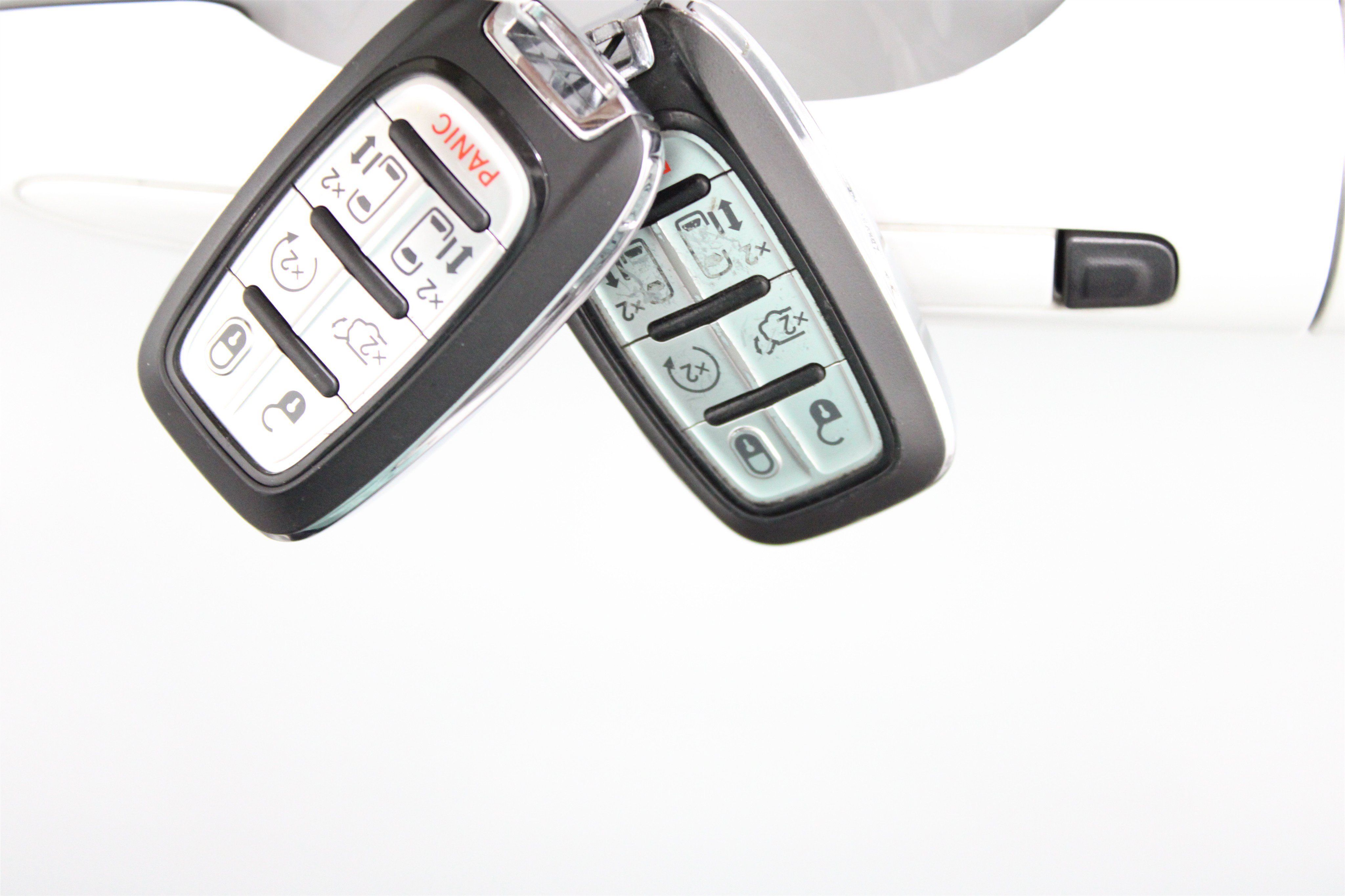 Used 2024 Chrysler Voyager LX FWD image 19